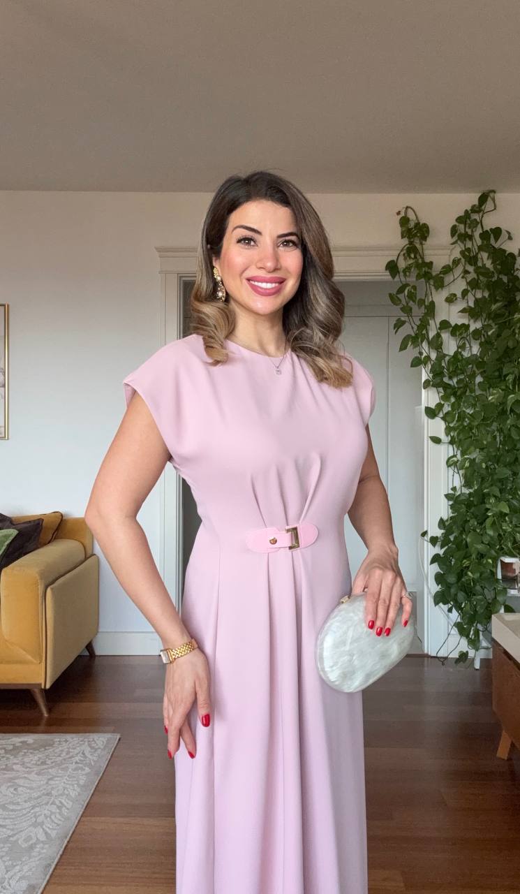 GOLD TOKA DETAYLI BEL AKSESUARLI KISA KOL MİDİ ELBİSE –PUDRA