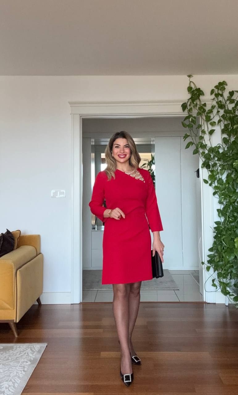 ASİMETRİK YAKA TAŞ DETAYLI ELBİSE KIRMIZI