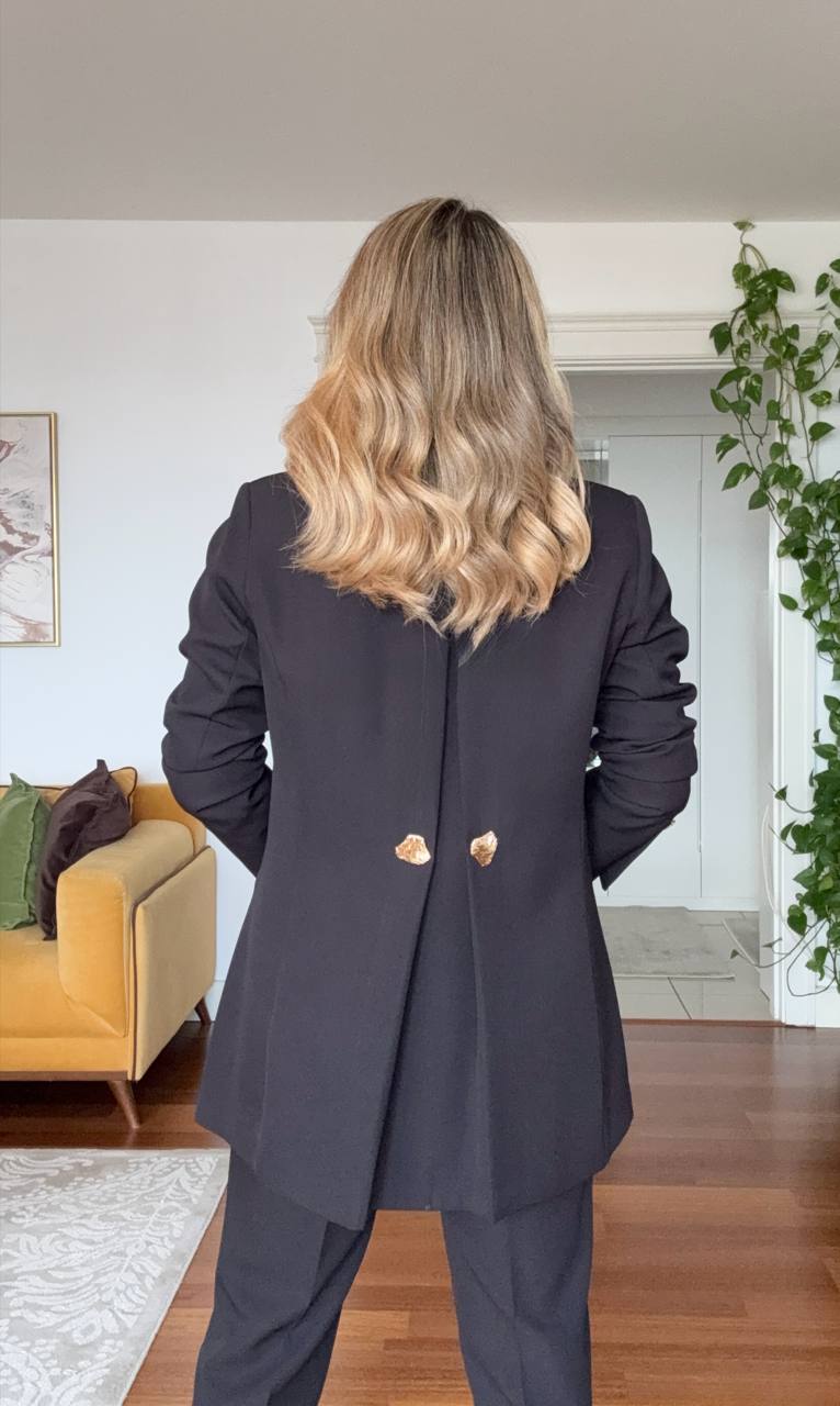 GOLD DÜĞME DETAYLI OVERSIZE TAKIM – SİYAH