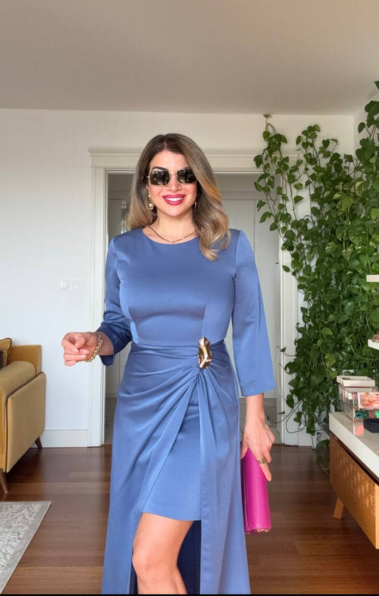 DRAPELİ YÜKSEL BEL DETAYLI SATEEN MAKSİ ELBİSE – MAVİ