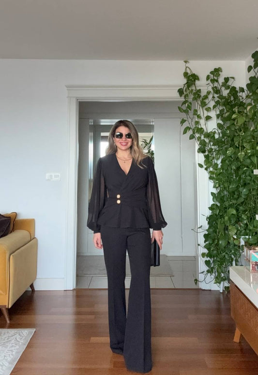 KOLU ŞİFON DETAYLI GOLD DÜĞMELİ ŞIK TAKIM – SİYAH