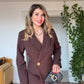 ALTIN DÜĞME DETAYLI KRUVAZE YAKA MİDİ ELBİSE – KAHVE