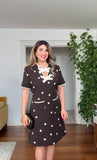 PUANTİYELİ FİYONK DETAYLI CEP DİZAYN MİDİ ELBİSE – KAHVERENGİ