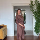 DANTEL DETAYLI KEMERLİ ŞIK MİDİ ELBİSE – MOKA KAHVE