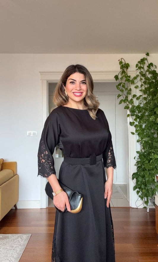 DANTEL DETAYLI KEMERLİ ŞIK MİDİ ELBİSE – SİYAH