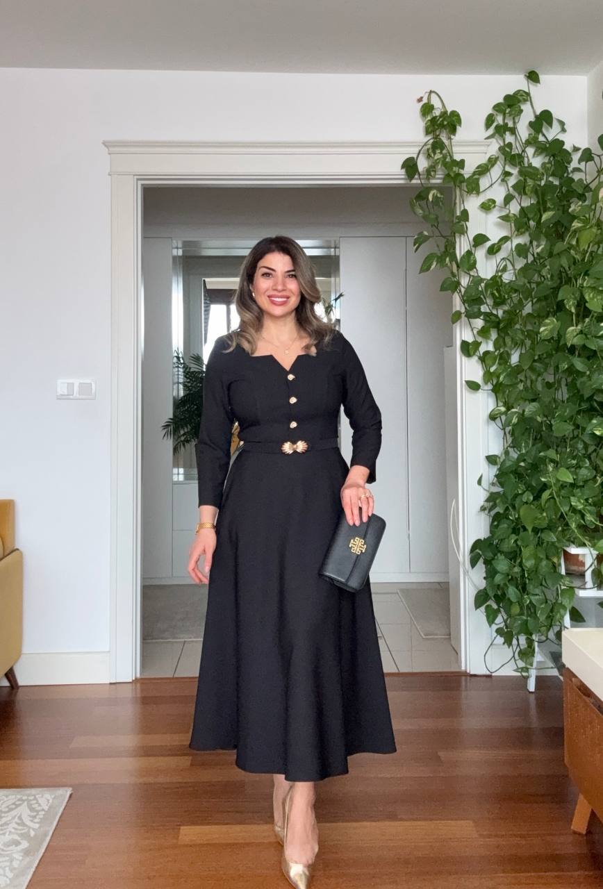 GOLD DÜĞME VE KEMER DETAYLI MİDİ ELBİSE – SİYAH
