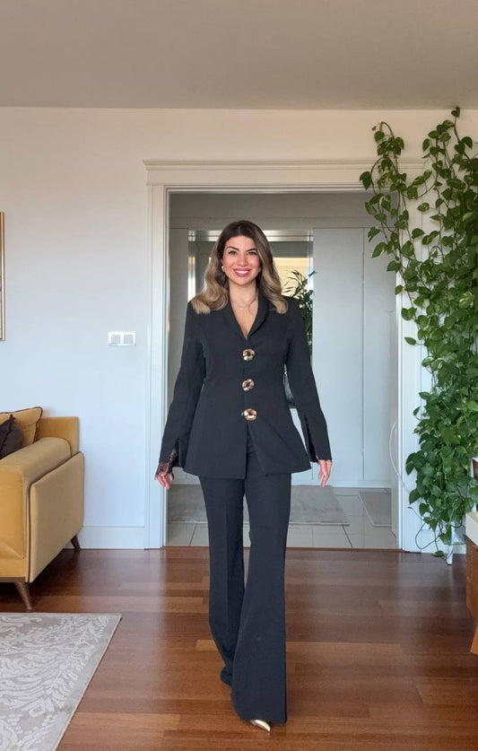 GOLD DÜĞME DETAYLI DANTEL KOL ŞIK TAKIM – SİYAH