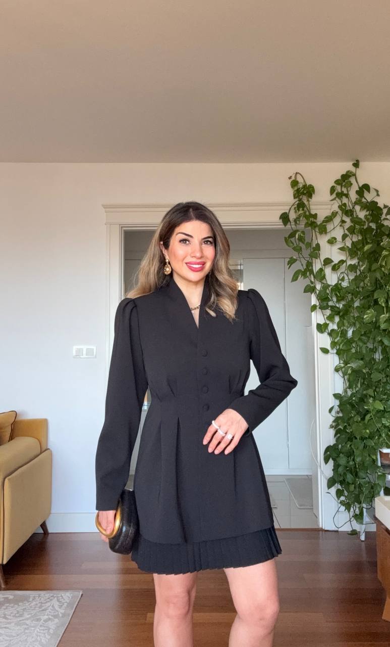 DÜĞME DETAYLI CEKET GÖRÜNÜMLÜ MİNİ ELBİSE – SİYAH