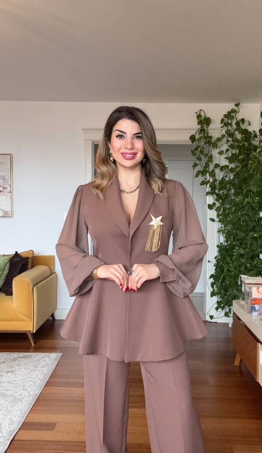 YILDIZ AKSESUAR DETAYLI CEKET & BOL PAÇA PANTOLON TAKIM – KAHVERENGİ