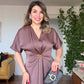 GOLD TOKA DETAYLI KISA KOL MİDİ ELBİSE - MOKA KAHVE