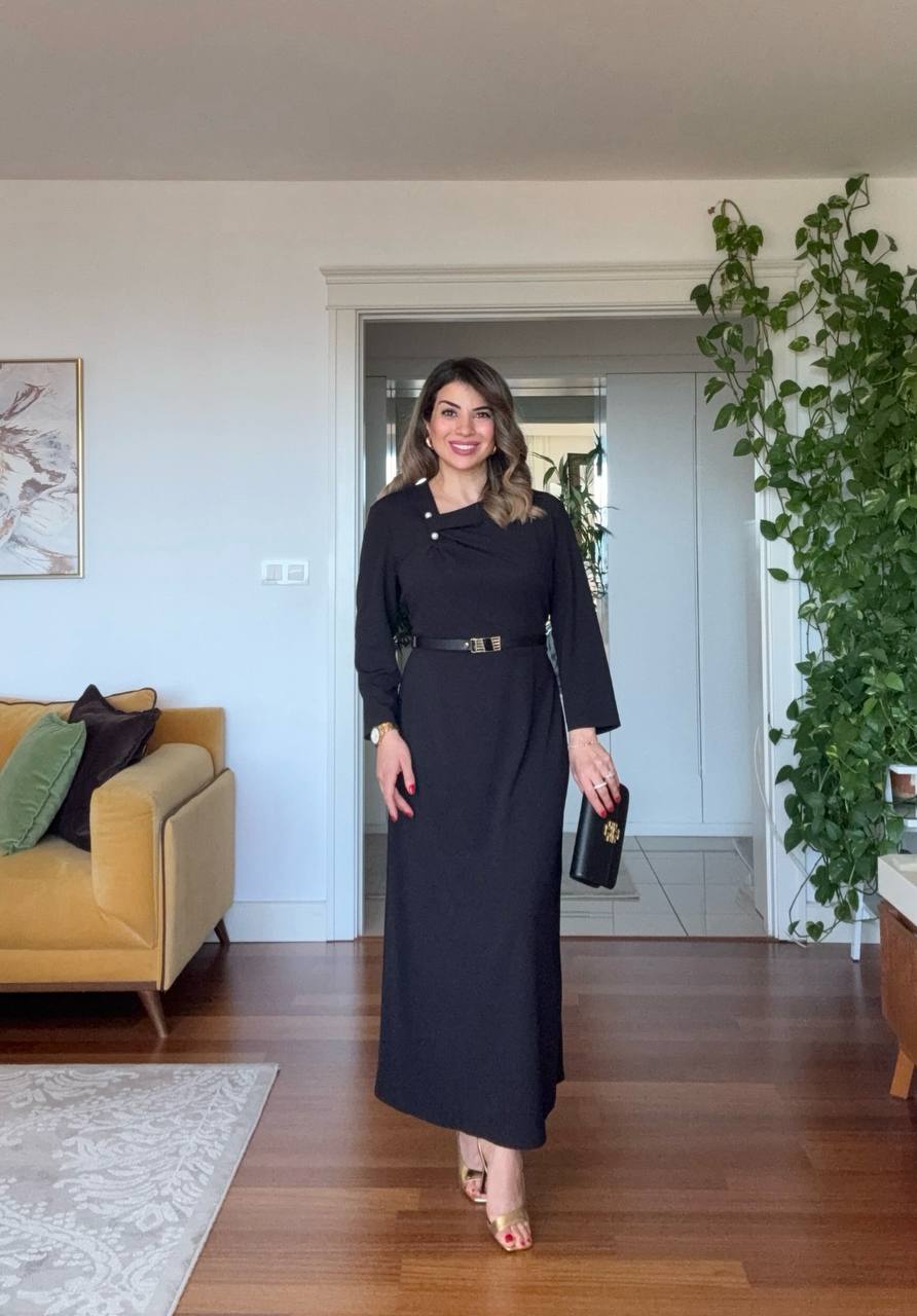 GOLD DÜĞME DETAYLI BEL KEMERLİ UZUN ELBİSE – SİYAH