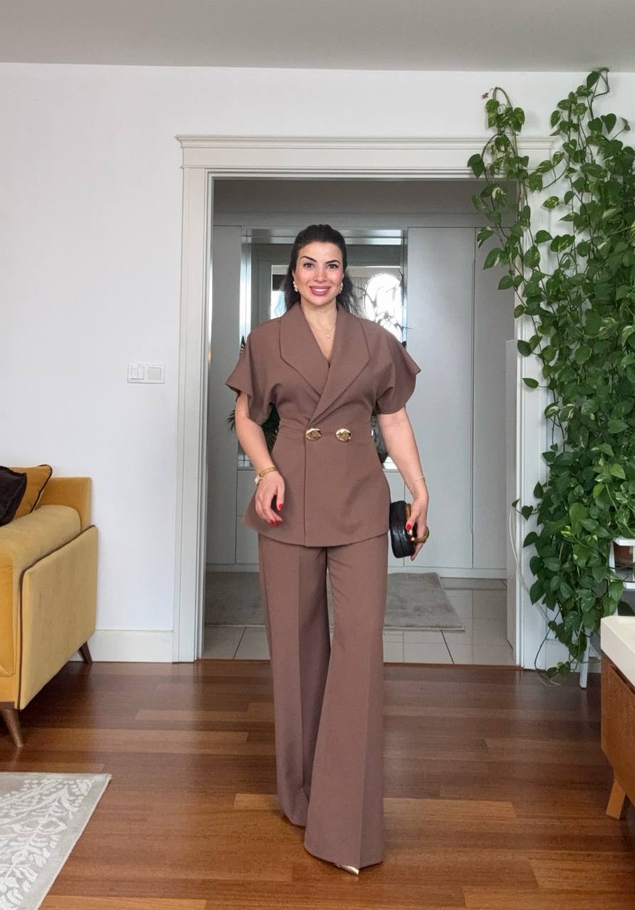 GOLD DÜĞME DETAYLI KRUVAZE CEKET PANTOLON TAKIM – MOKA KAHVE