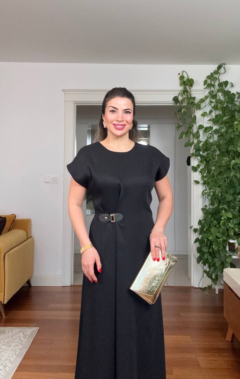 GOLD TOKA DETAYLI BEL AKSESUARLI KISA KOL MİDİ ELBİSE – SİYAH