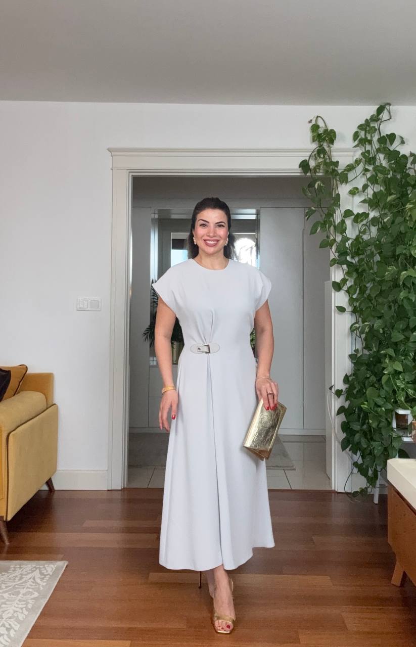 GOLD TOKA DETAYLI BEL AKSESUARLI KISA KOL MİDİ ELBİSE – TAŞ