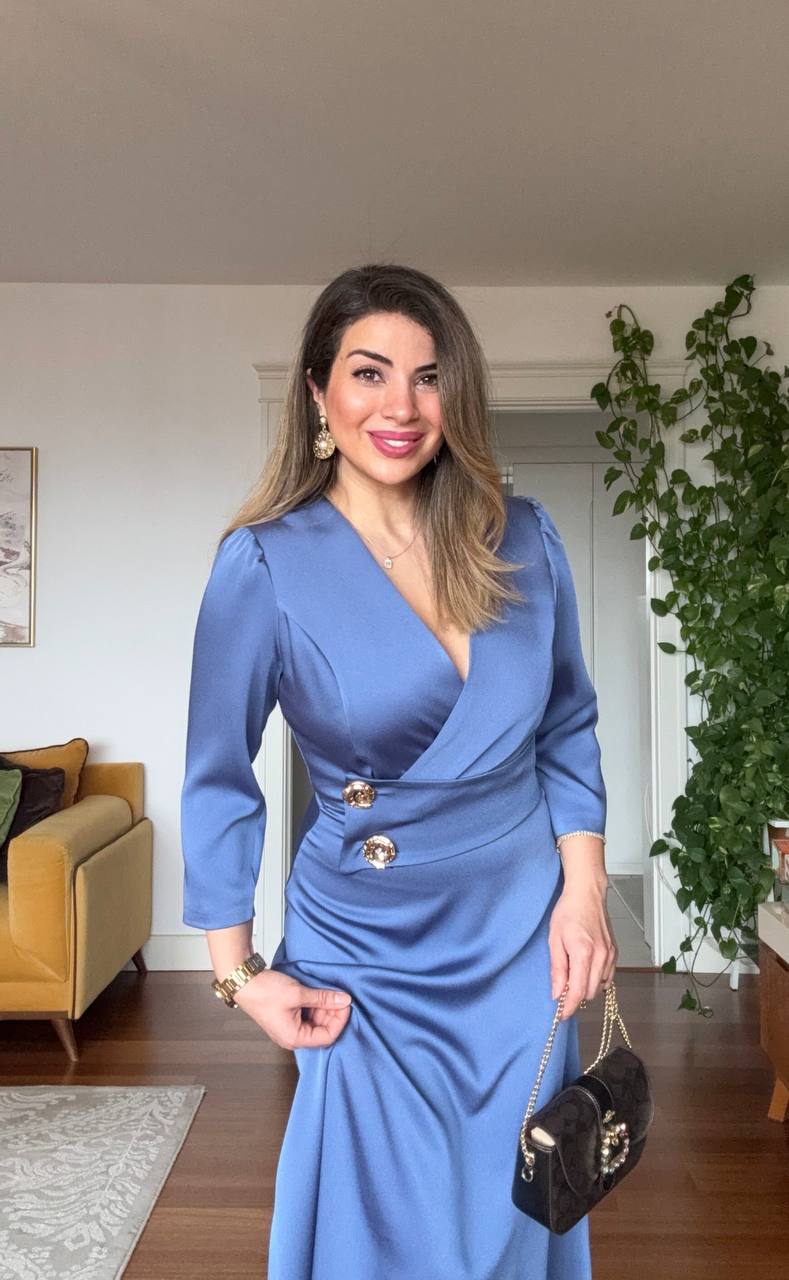 GOLD DÜĞME DETAYLI ELBİSE -İNDİGO