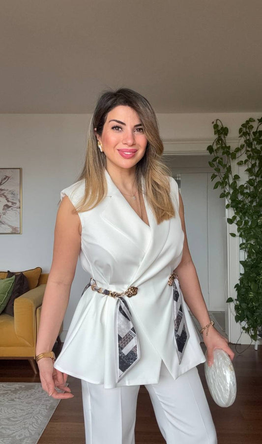 ZİNCİR KEMER DETAYLI YELEKLİ TAKIM - BEYAZ