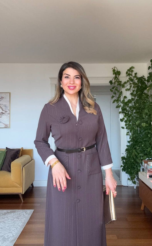 KONTRAST GARNİLİ KEMERLİ MİDİ ELBİSE - KAHVE