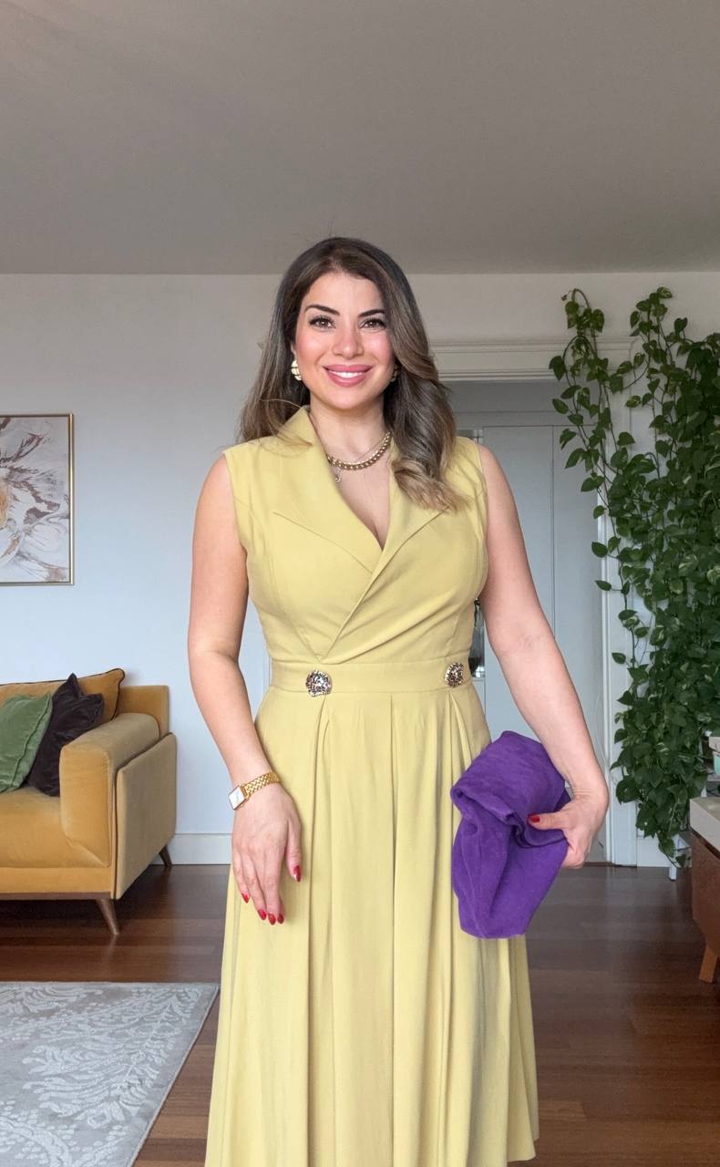 KRUVAZE YAKA PİLE DETAYLI BEL VURGULU MİDİ ELBİSE - SARI