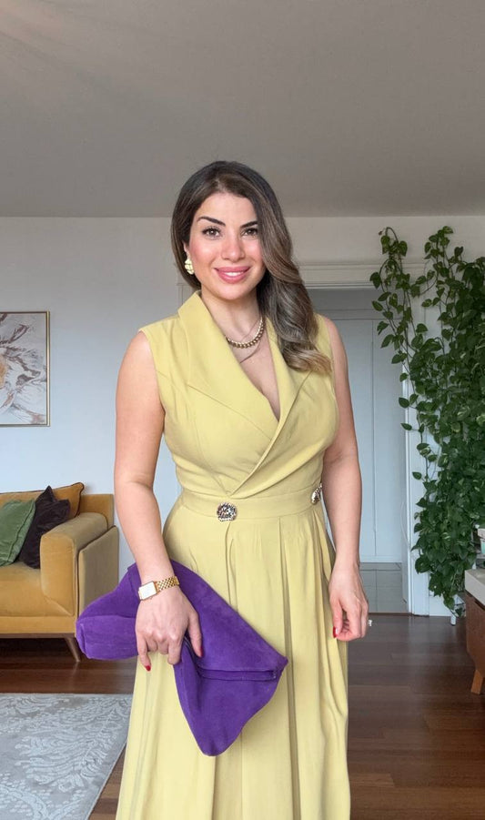KRUVAZE YAKA PİLE DETAYLI BEL VURGULU MİDİ ELBİSE - SARI