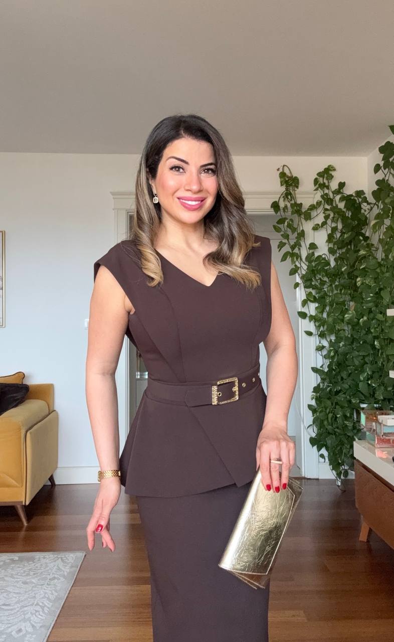 BÜYÜK TOKALI KEMER DETAYLI PEPLUM ELBİSE - KAHVE
