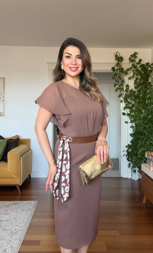 ŞİFON DETAYLI KEMER AKSESUARLI MİDİ ELBİSE - KAHVERENGİ