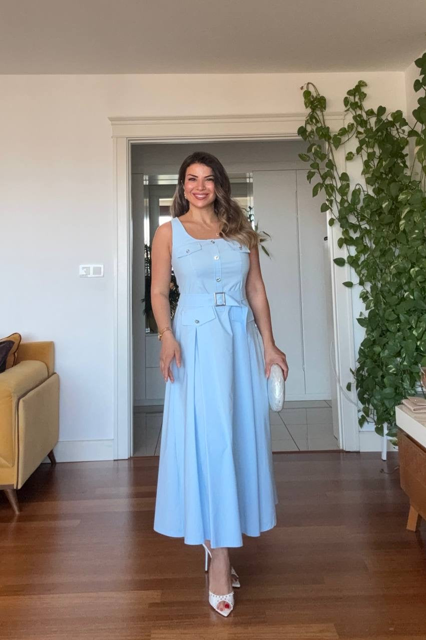 KARE YAKA KEMERLI DÜĞME DETAYLI MIDI ELBISE - BEBE MAVİ