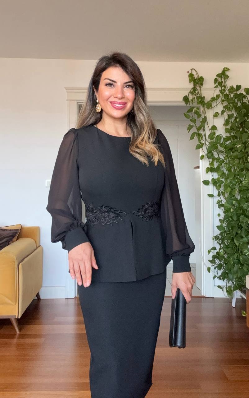 ŞIFON KOLLU DANTELLI PEPLUM ELBİSE - SİYAH