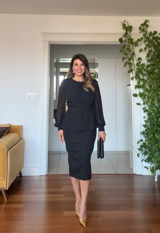 ŞIFON KOLLU DANTELLI PEPLUM ELBİSE - SİYAH