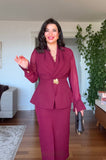 DRAPELİ KRUVAZE YAKA GOLD TOKA DETAYLI PEPLUM MİDİ ELBİSE - BORDO