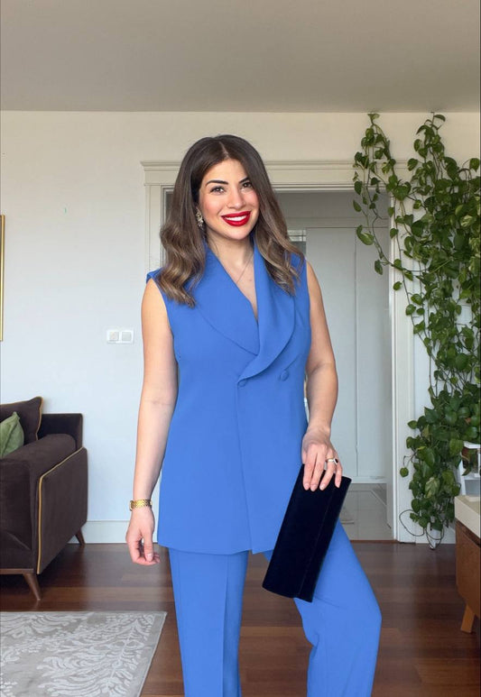 ARKA BAĞCIK DETAYLI YELEK TAKIM – SAKS MAVİ