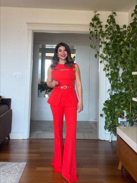 OMUZ GOLD DÜĞME DETAYLI PEPLUM TAKIM – KIRMIZI
