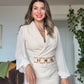 ELEGAN V YAKA BEL KEMER DETAYLI ELBİSE - BEJ