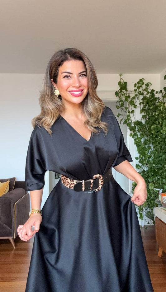 LEOPAR KEMER DETAYLI SATEN ELBİSE – SİYAH
