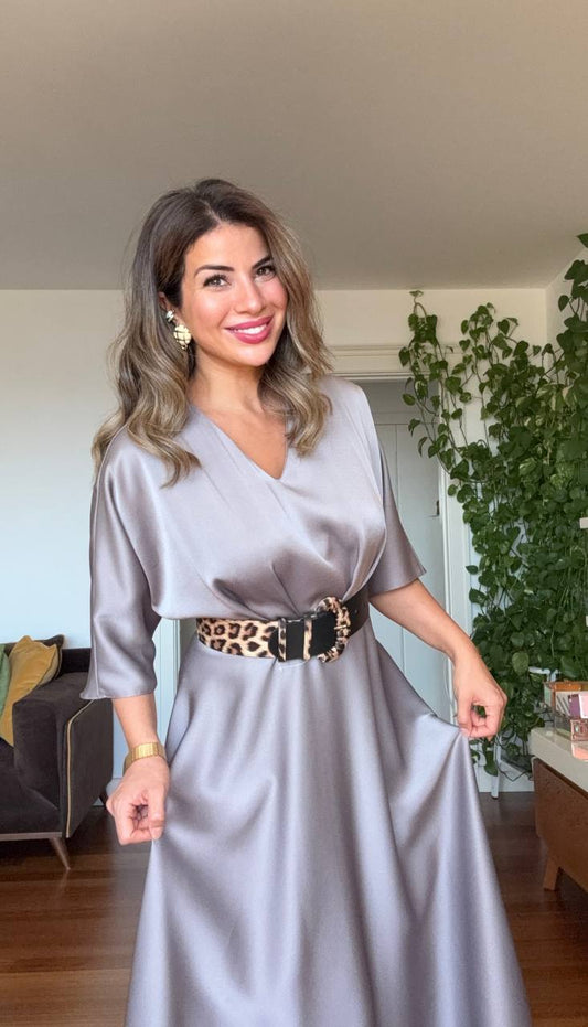 LEOPAR KEMER DETAYLI SATEN ELBİSE – VİZON