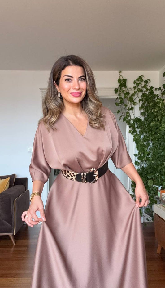 LEOPAR KEMER DETAYLI SATEN ELBİSE – GÜL KURUSU